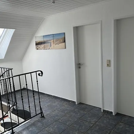 Neu! Up De Warf Apartment